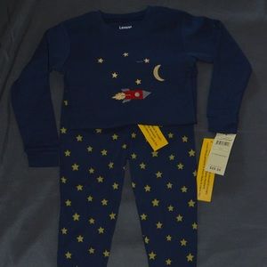 Leveret boys’ rocket and stars pajama set.